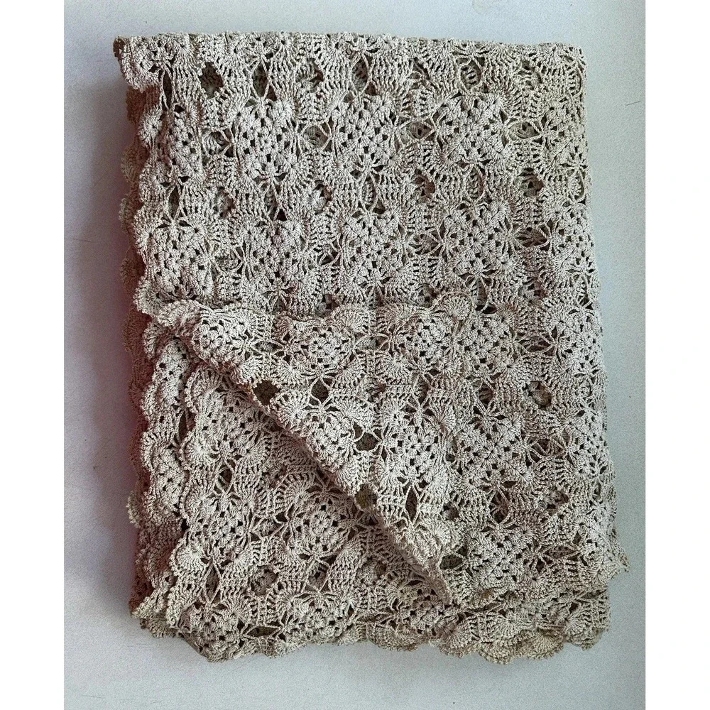 Antique VTG Handmade Crochet Lace Tablecloth Ecru Ivory Scalloped Edge 62x50
